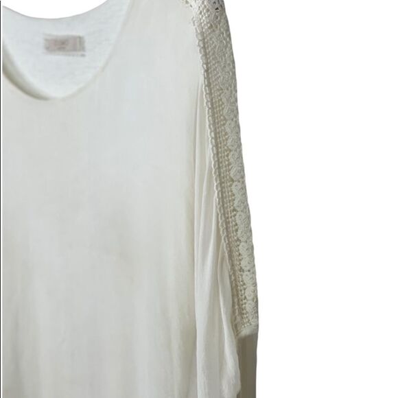 SILK Blouse with lace Accents - Picture 10 of 12